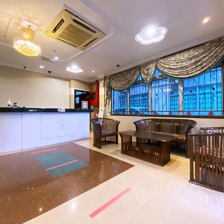 סקודאי Mr Hotel Nusa Bestari מראה חיצוני תמונה