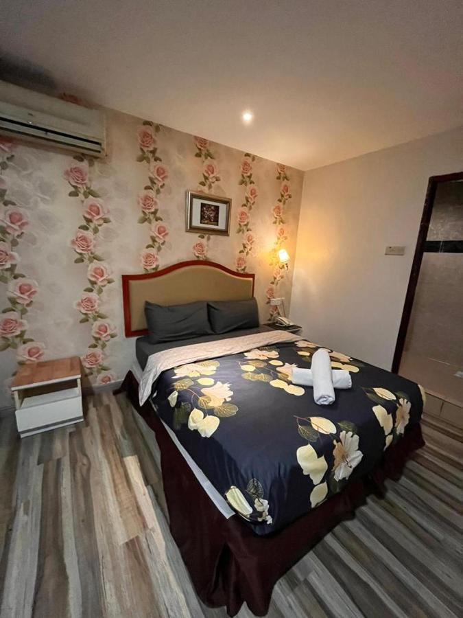 סקודאי Mr Hotel Nusa Bestari מראה חיצוני תמונה